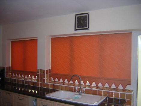 Рулонные шторы оранжевые